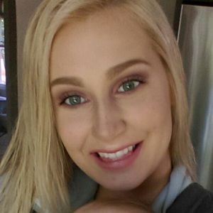 Meet your Posher, Carlie chmelik